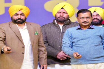 Kejriwal With mann